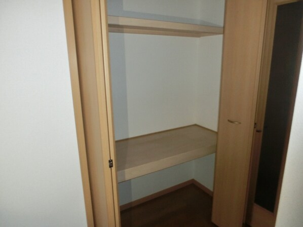 ヴィラ・ポポラーレⅠの物件内観写真